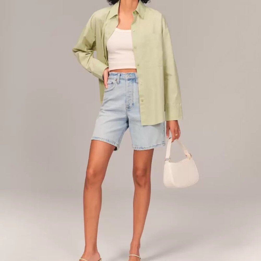 Abercrombie & Fitch Curve Love High Rise 7in Dad Shorts